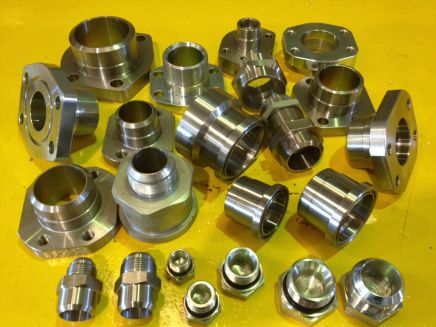 We supply and manufacture all types of Hydraulic Adaptors.